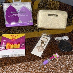 Vince Camuto Shimmering Gold Card Wallet